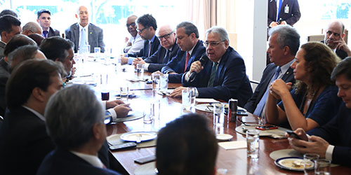 Centrais entregam ao presidente da Câmara propostas para crescimento do emprego